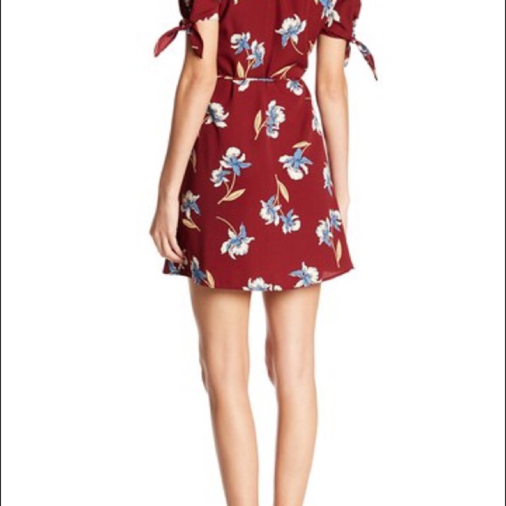 Red floral wrap dress - Picture 4 of 4